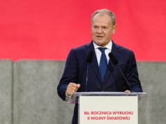 Film z okazji urodzin Tuska. Nagle pojawił się napis. Internauci w szoku