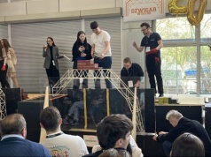 Studenci z Lublina nagrodzeni za dźwigar. Jest lekki, lecz bardzo wytrzymały