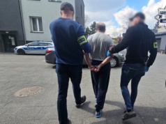 Dramat seniorki w Zawierciu. Syn pobił ją, okradł i uwięził w mieszkaniu