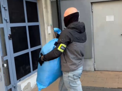 Potężne uderzenie w narkobiznes. Policjanci zabezpieczyli broń palną i 133 kilogramy narkotyków