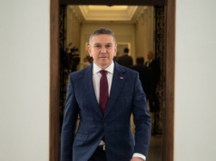 Poseł Lewicy: Niech roboty płacą podatki na nasz dochód gwarantowany