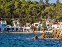 Jak kupić dom w Hiszpanii krok po kroku? Polacy budują tam nową potęgę