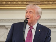 Raport o szczepionce na COVID wstrzymany. W tle decyzje administracji Trumpa