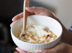 Codziennie jadła jogurt grecki. Po tygodniu jelita "odpoczęły"