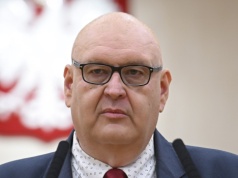 Prezes Trybunału Konstytucyjnego kontra jego nowi sędziowie