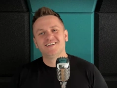 Arek Kopaczewski odświeża wielki hit „Ta dziewczyna była inna