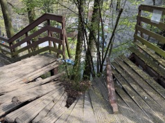 Zawaliły się schody z 13 osobami, prowadzące na Górę Zamkową | WIDEO, ZDJĘCIA