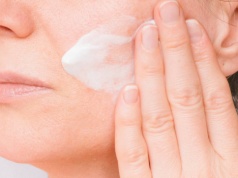 To nowe serum polskiej marki koi skórę już w 5 minut! Potężne nawilża, hit tego roku