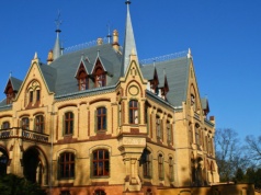 Niesamowita historia i architektura. Co zobaczyć w pałacu w Większycach?