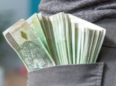 Gospodarka lepsza niż nastroje. Dane zaskakują, złoty czeka na znak