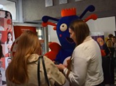 Sukces zawodowy rozpoczyna się od uścisku dłoni – Uniwersyteckie Forum Kariery u Długosza!