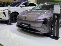 Forthing S7 REEV zadebiutował w Poznaniu. To auto elektryczne z silnikiem 1.5
