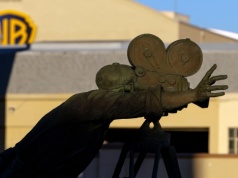 Akcjonariusze Warner Bros. Discovery zatwierdzili sprzedaż spółki koncernowi Paramount Skydance