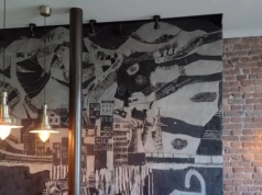 Z opuszczonego dworca w Katowicach zostanie jedna ściana. Jest na niej dzieło zapomnianego artysty Stefana Suberlaka