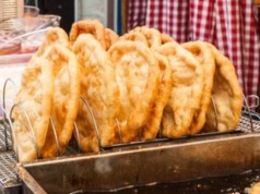 Lepszy niż z budki w Budapeszcie. Sekret puszystego placka tkwi w jednym składniku