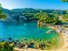 Korfu latem 🌊🏖️ Loty i 4 noce w hotelu z wyżywieniem za 1539 PLN 🇬🇷☀️