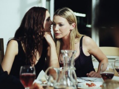 8 faktów o sobie, których lepiej nie mówić innym – nawet przyjaciołom. Ludzi sukcesu otacza aura tajemnicy