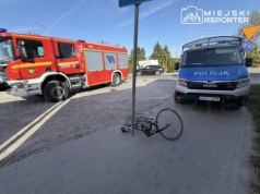 Rowerzysta potrącony pod Warszawą. Na miejsce wezwano śmigłowiec LPR