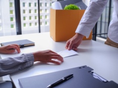 892 zł co miesiąc dla pracujących. Ten dodatek dostajesz razem z pensją