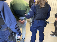 SZAMOTUŁY: Trzy osoby zatrzymane, ponad 8 kg środków wycofanych z obrotu