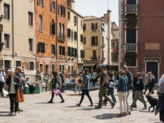 Gdzie Polacy jadą na majówkę 2026? Liczba rezerwacji wystrzeliła