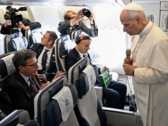 Papież o parach jednopłciowych: Nie przekraczać zaleceń Kościoła