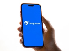 DeepSeek pokazuje V4: nowy model AI stawia na chipy Huawei zamiast Nvidii