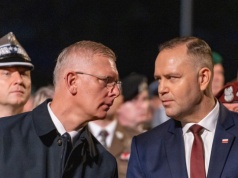 Na wizerunku i prezydenturze Karola Nawrockiego pojawiają wyraźne rysy