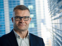 ECB proponuje 0,80 zł dywidendy na akcję