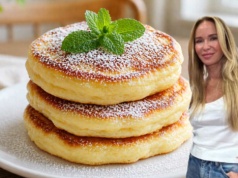 Kroi w plastry, zanurza w cieście i smaży. Racuchy Przetakiewicz to hit!