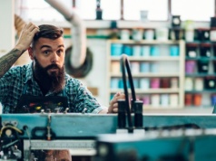 Młodzi gotowi na rewolucję AI. Wiedzą, że ich zawód nie jest na całe życie