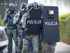 Stanowcza reakcja policji na ataki terrorystyczne i eksplozje we Wrocławiu