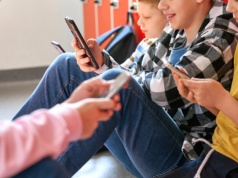 Rewolucja w szkołach i zakaz smartfonów? Polacy są jednomyślni