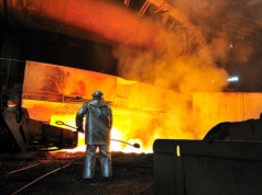 Hutniczy gigant odpala wielki piec w dawnej Hucie Katowice