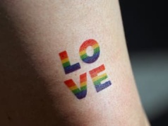 Pracujesz przez cały miesiąc, ale wypłatę musisz wywalczyć w sądzie. „To dziś sytuacja par LGBT”