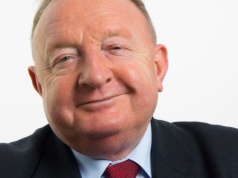 Stanisław Michalkiewicz: Prof. Cenckiewicz schodzi z linii strzału