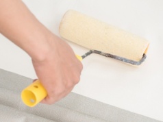 Nie maluj ścian na ten kolor. Przytłacza i psuje wystrój