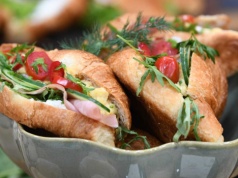 Croissant jak z najlepszej kawiarni – śniadanie według Marty Krupy i Łukasza Konika