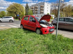 Zderzenie dwóch samochodów na skrzyżowaniu w Lublinie. Na miejscu pracują służby
