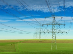 Masz słup na działce? Możesz odzyskać nawet  kilkadziesiąt tysięcy