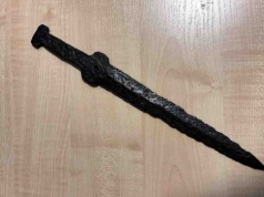 Sztylet Scytów do sprzedaży na giełdzie. Sprzedawca ma poważne kłopoty