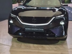 Wideo: nowa Mazda CX-6e. 26-calowy ekran zrywa z tradycją