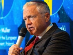 AMBASADOR USA, ROSE RŻNIE GŁUPA czyli, o dwóch rodzajach lojalności