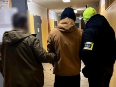 Dwaj obywatele Ukrainy wypłacali pieniądze z bankomatów w Katowicach po oszustwie metodą "na podszywacza". Trafili do aresztu