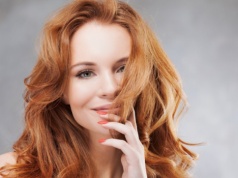 Jak zadbać o gęstość włosów, będąc mamą?