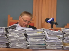 Papugę wsadzą za kraty? Surowy wyrok dla mecenasa Zbigniewa K. z Legnicy