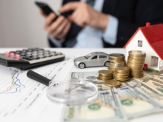 Seniorzy oddają mieszkania za opiekę. Trend, który zmienia rynek nieruchomości