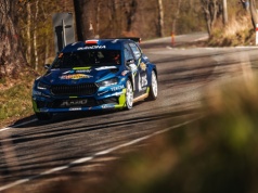 Byśkiniewicz najlepszy na testowym – ruszył 54. Rajd Świdnicki