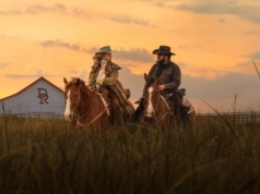 Dutton Ranch showrunner zwolniony na kilka tygodni przed rozpoczęciem streamingu pierwszego sezonu spin-offu Yellowstone