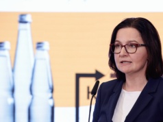 Wiceministra w końcu przyznała. "W wielu miejscach automaty się zacinają"